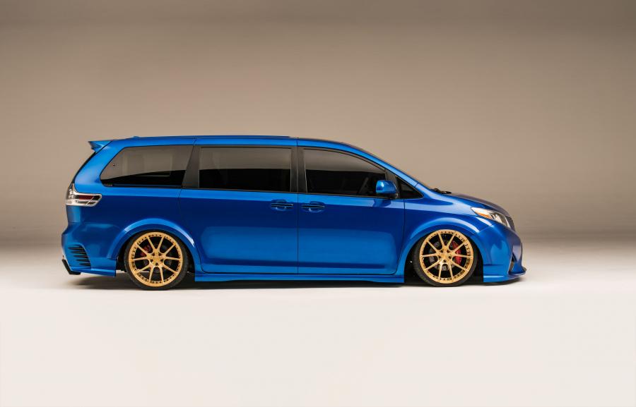  Toyota Extreme Sienna 2016 года  (фото 2 из 6)